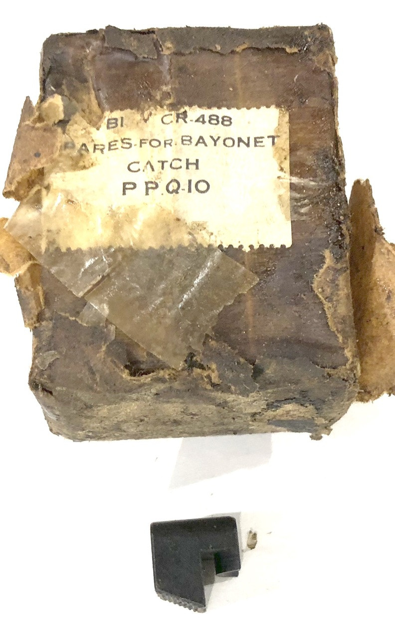 Box of 10 Bayonet Catches