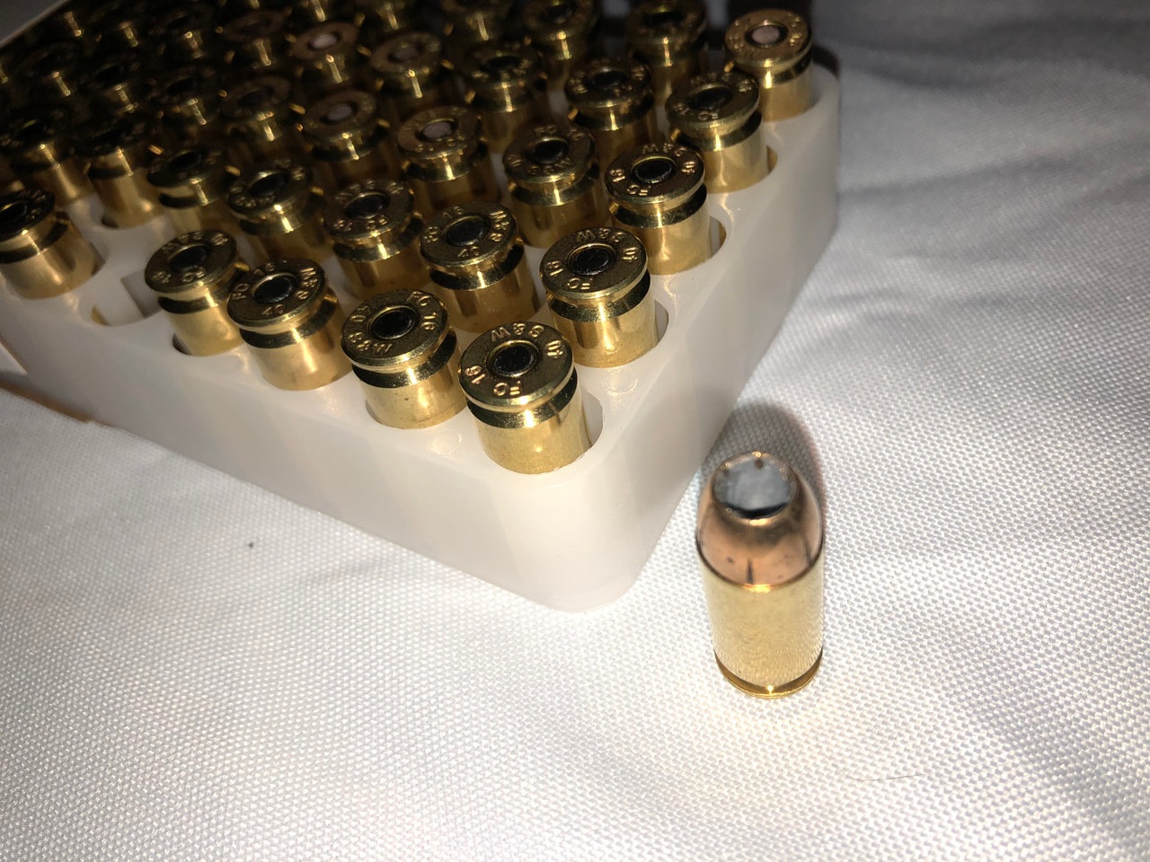 FEDERAL 40 S&W 180GR HST JHP Ammunition 50rds - XM40HC 