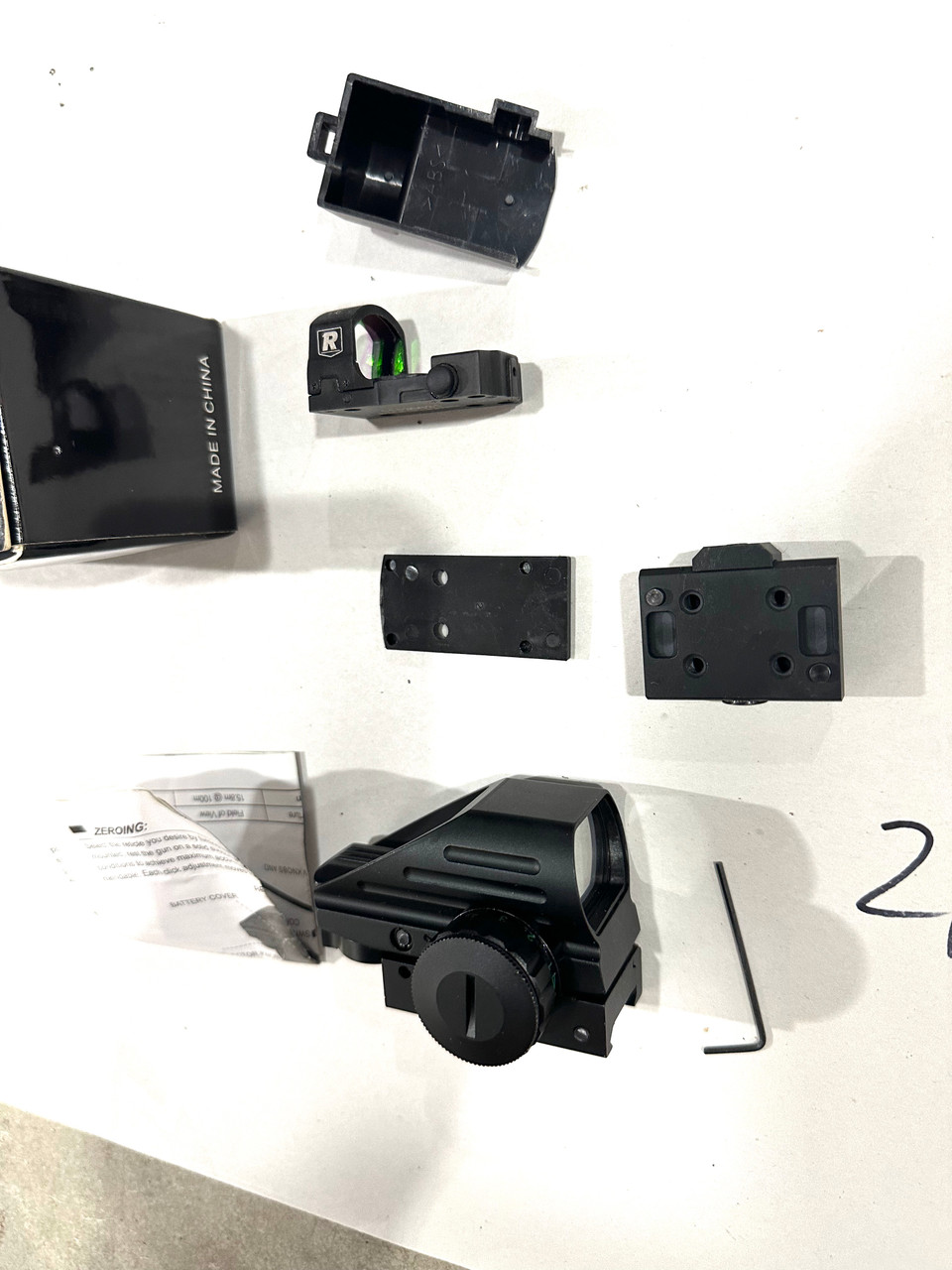 Lot 21: 2 Red Dot Sights and a Laser Max CL7-G - BRP CORP