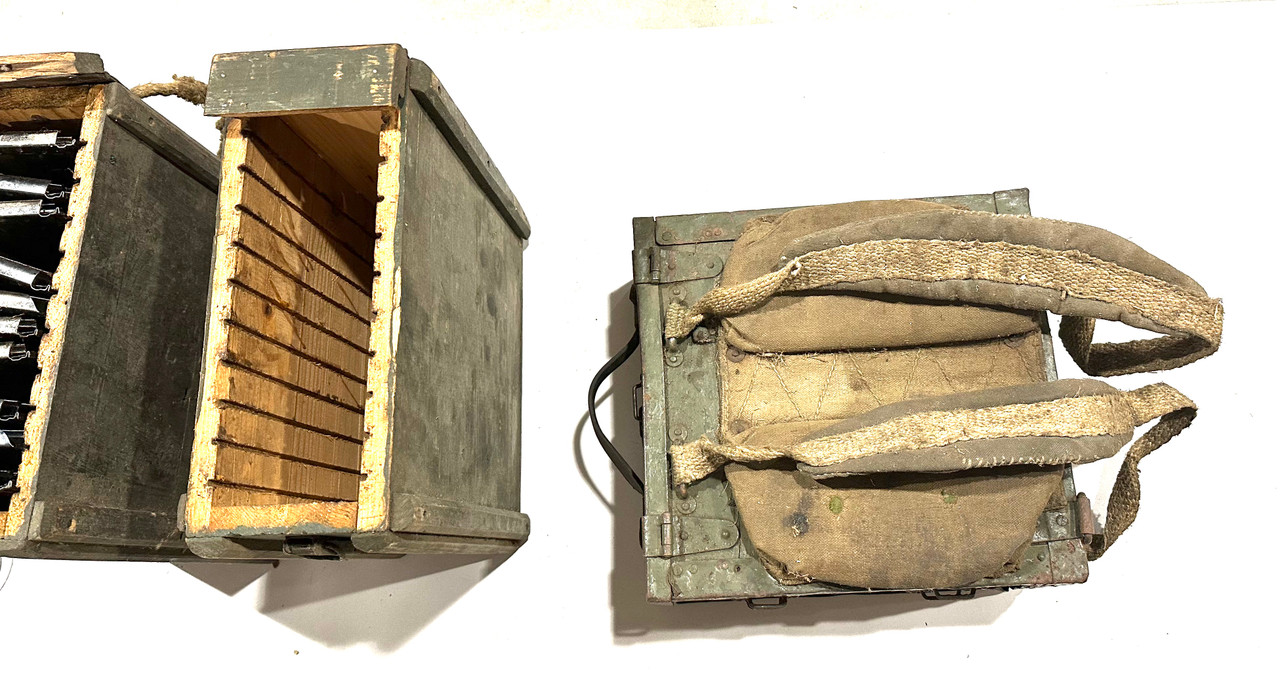 Lot 231215-02: Italian WWII Breda M37 Feed Strips in Box and Backpack