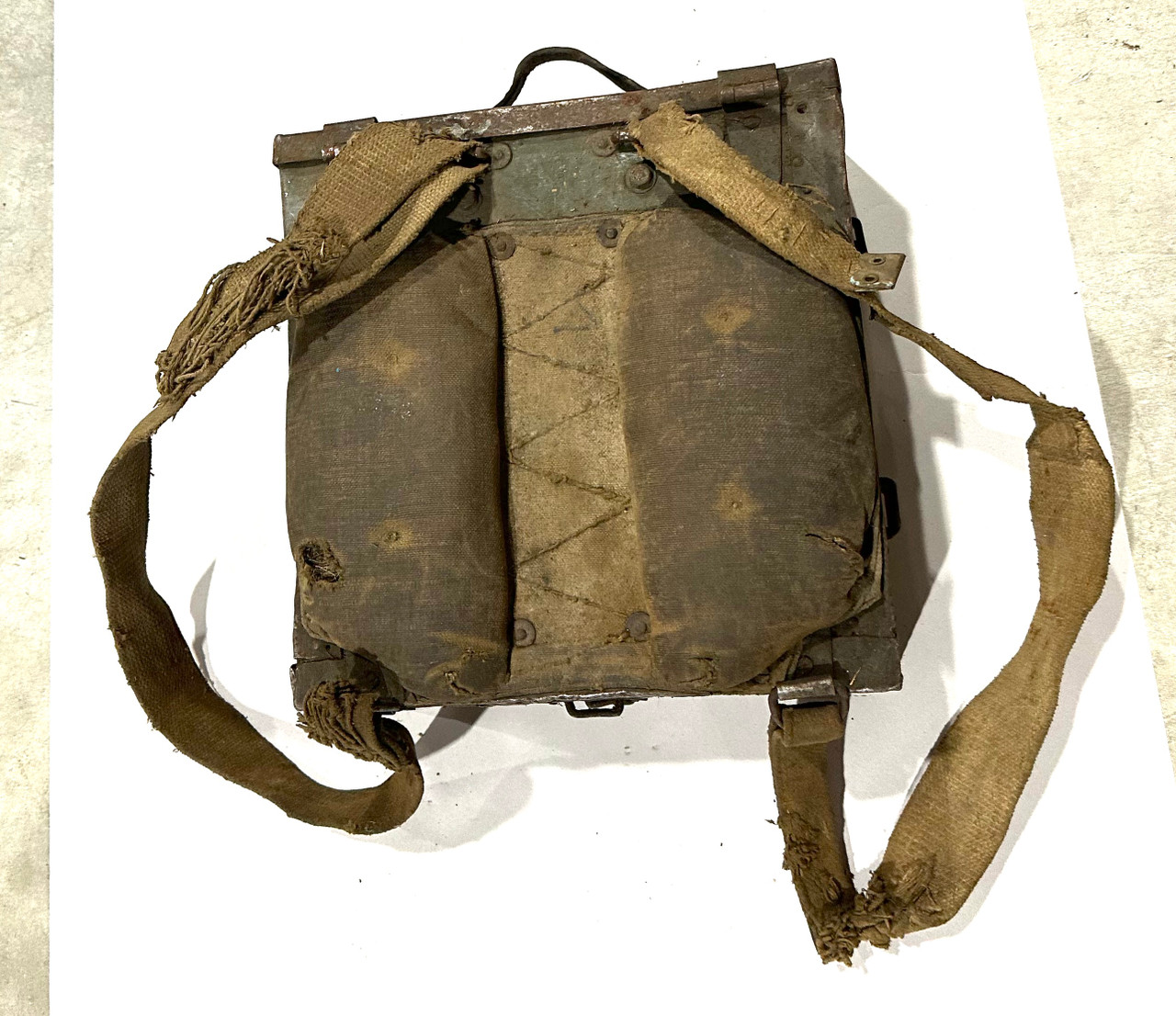 Lot 231215-03: Italian WWII Breda M37 Feed Strips in Backpack