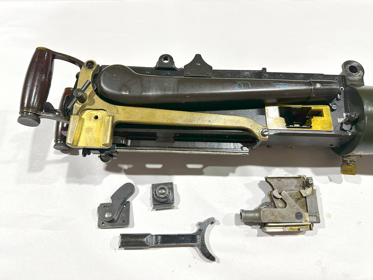 Lot RM-250731-03: Aussie Vickers MMG Parts Kit  and Display (ships free)