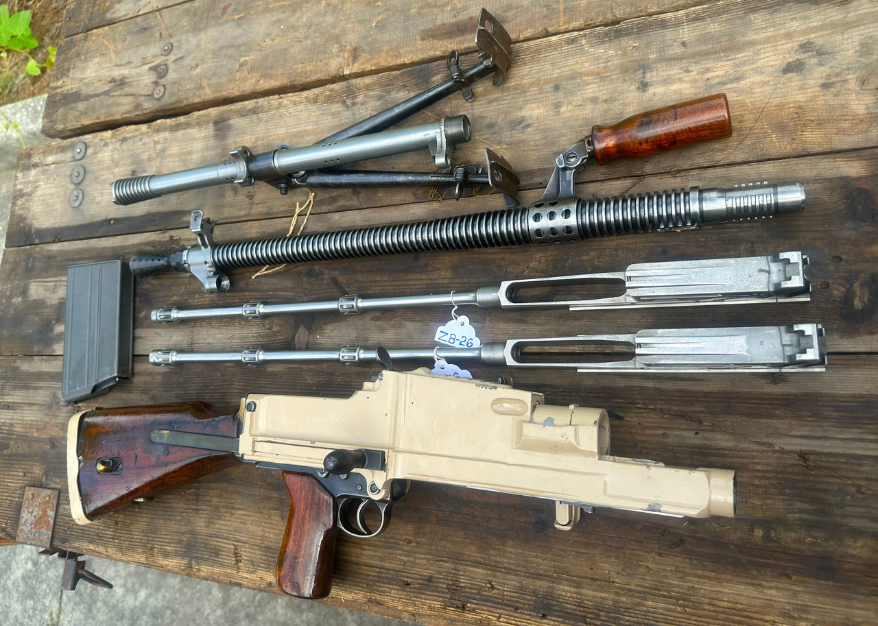 Lot 250731-04: Czech ZB26 Display Machine Gun 