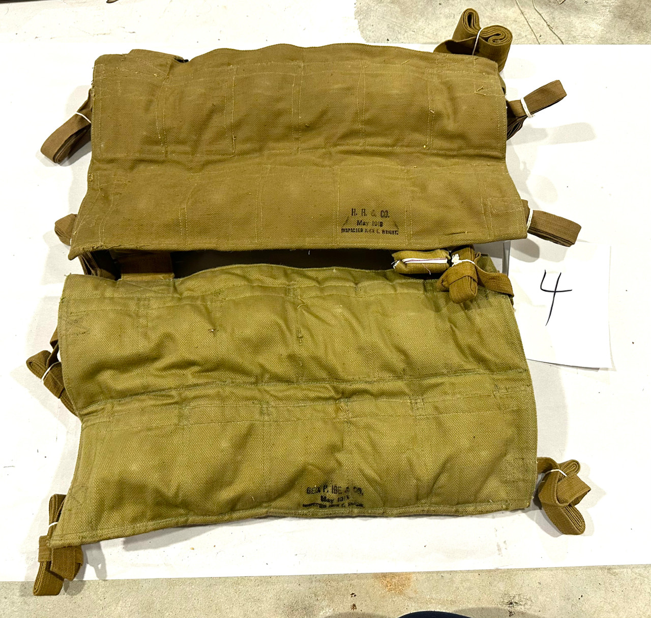 Lot RM-250808-04: 24 x US Practice Grenades with WW1 Vest