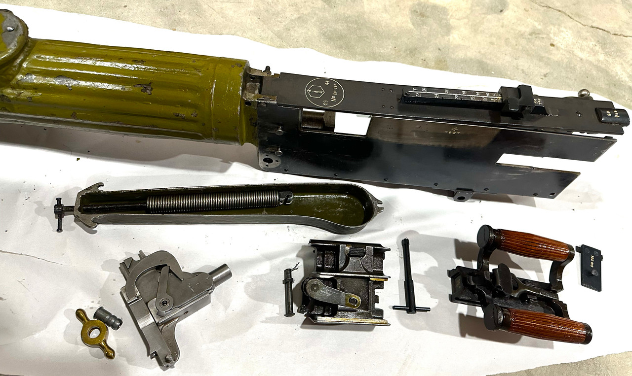 Lot RM250813-01:  Russian 'SNOW CAP' Maxim 1910 Parts Kit and Display Setup with Finnish Markings - SHIPS FREE