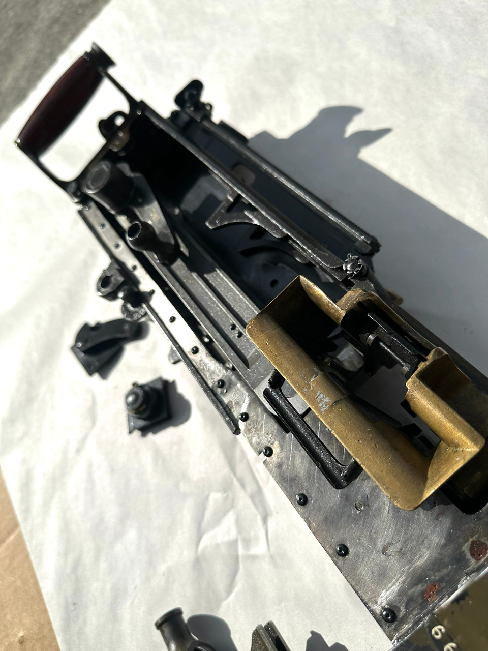 Lot RM-2-6674: Vickers MMG Parts Kit  and Display (ships free) Lot RM-2-6674: Vickers MMG Parts Kit  and Display (ships free)