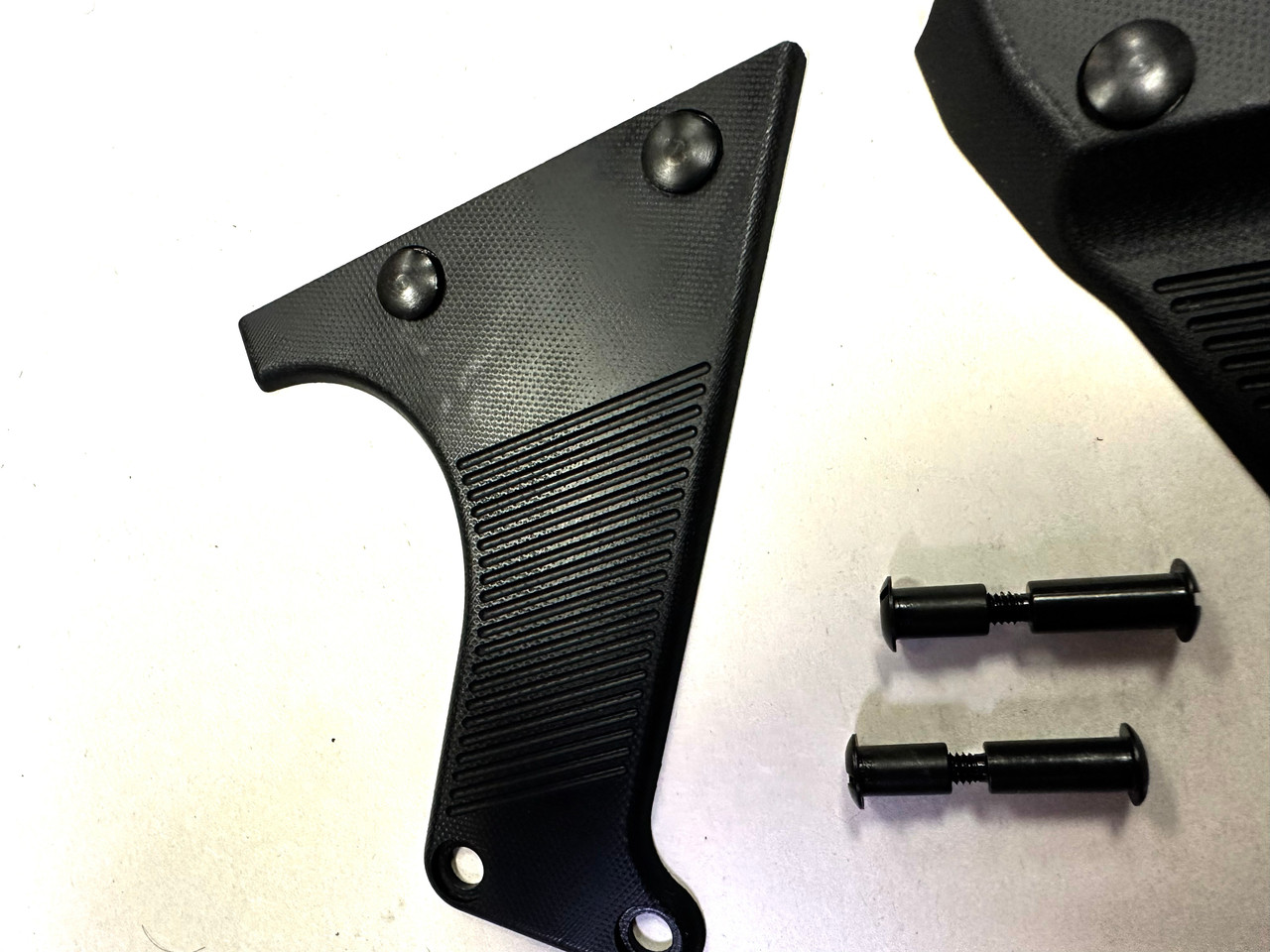 MG34 G10 Grip Set with Mounting Hardware (BLACK) 