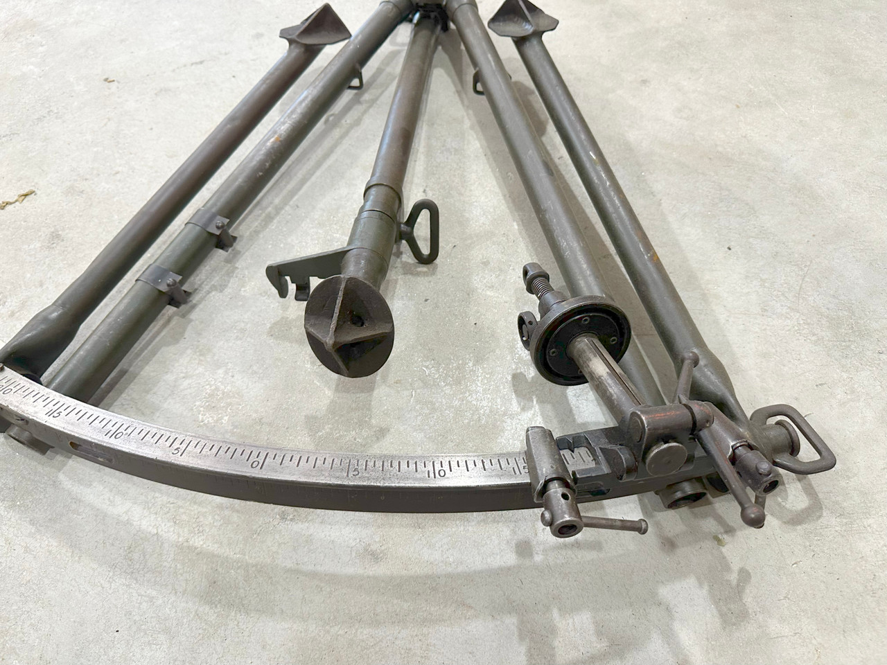 Lot: BW-250911-03: British BREN Mk1 Tripod with AA Front Leg- SHIPS FREE TO THE LOWER 48