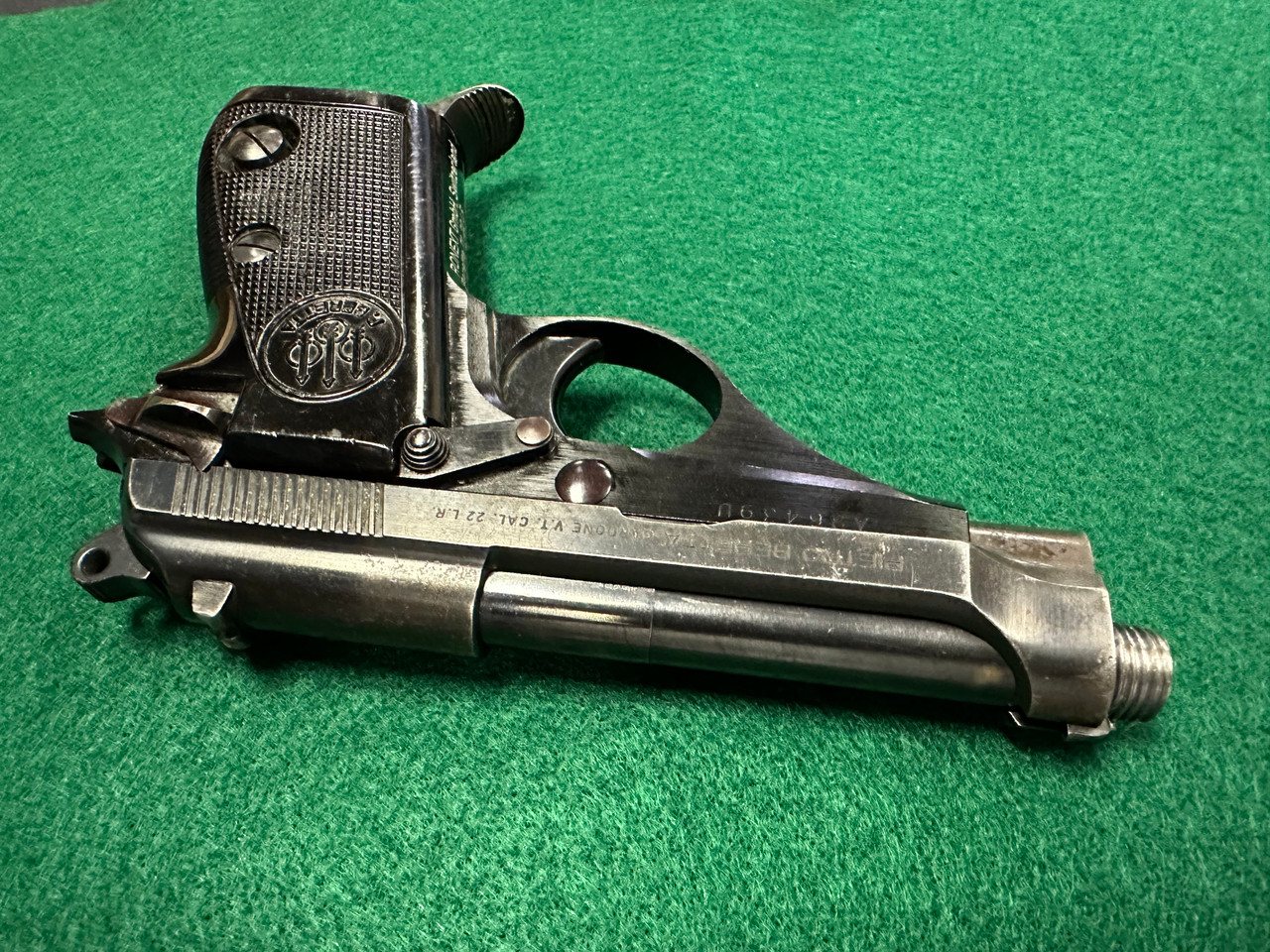 Lot 1975-439U: Beretta 71 .22LR Mossad Threaded Barrel - FFL Required