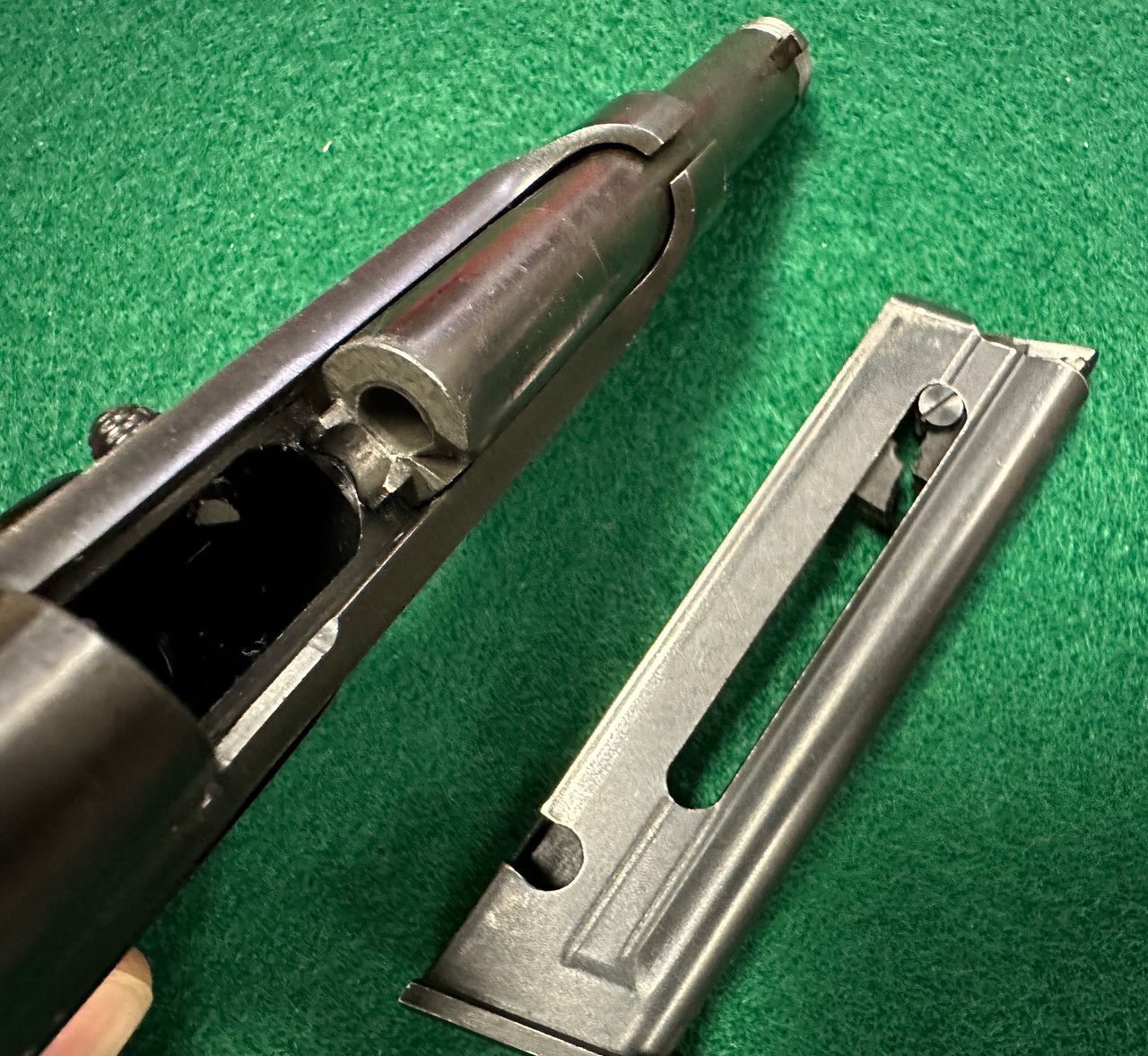 Lot 1979-790U: Beretta 71 .22LR Mossad Threaded Barrel  - FFL Required