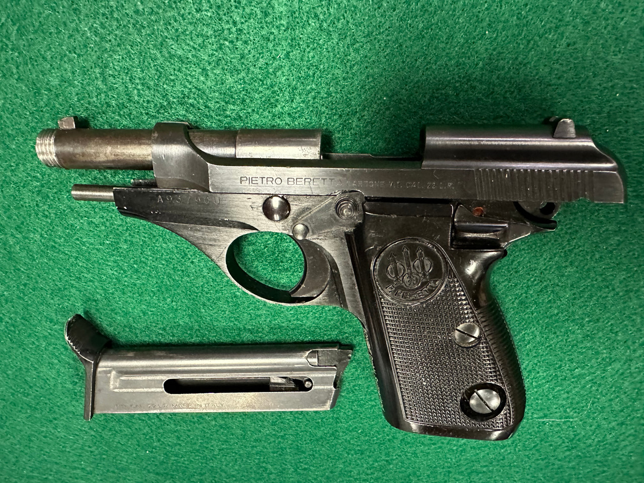 Lot 1979-790U: Beretta 71 .22LR Mossad Threaded Barrel  - FFL Required