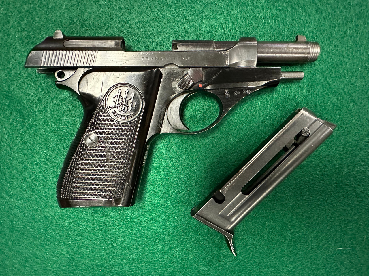 Lot 1979-790U: Beretta 71 .22LR Mossad Threaded Barrel  - FFL Required