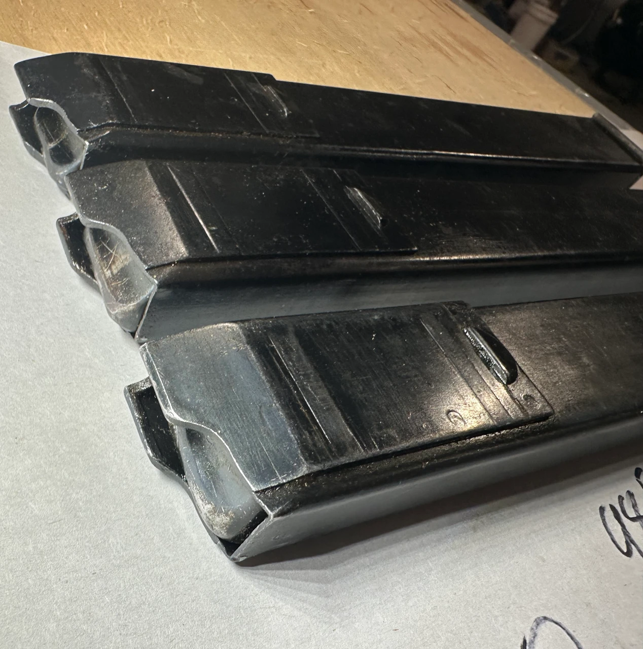 Lot 260430-06: 3 x MP40 'slab side' Magazines with Steyr markings dated 1941