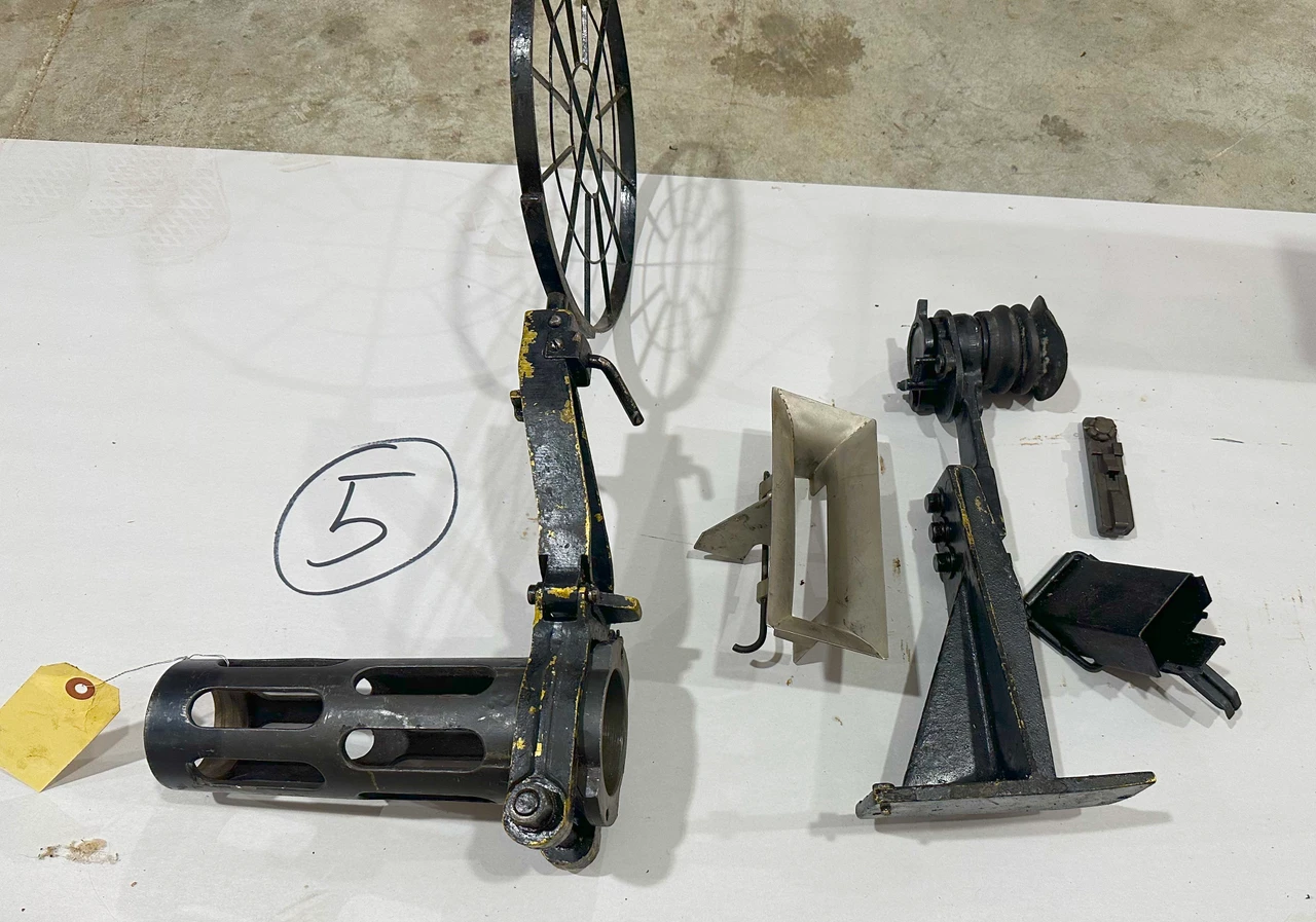 Lot 260501-05: Early Barrel Support, MK17 AA Rear Sight, and Feed Parts