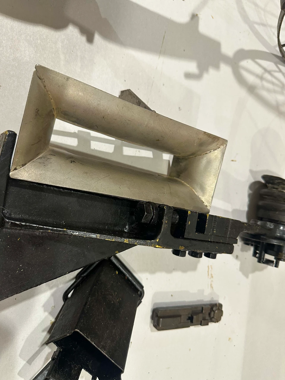 Lot 260501-05: Early Barrel Support, MK17 AA Rear Sight, and Feed Parts