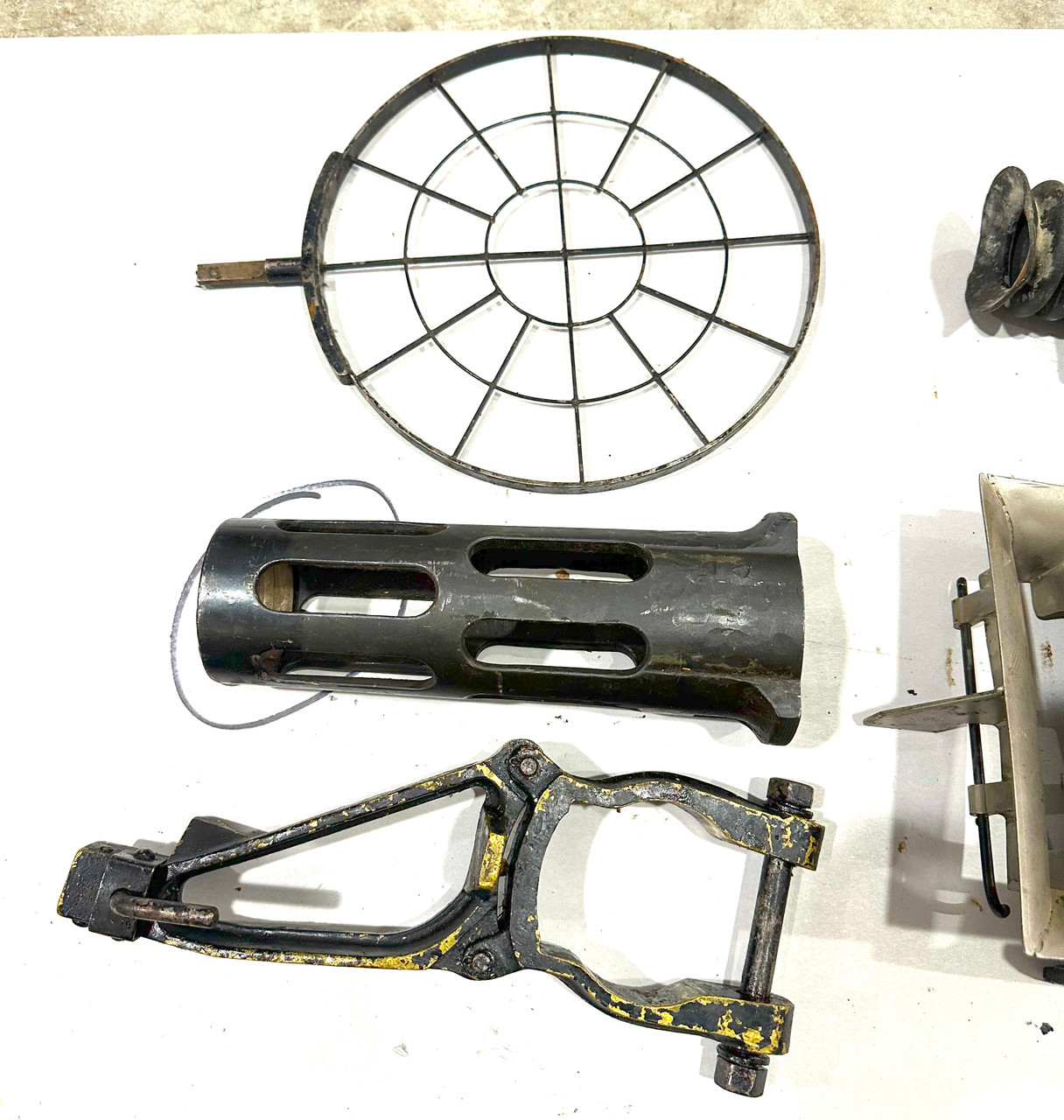 Lot 260501-05: Early Barrel Support, MK17 AA Rear Sight, and Feed Parts
