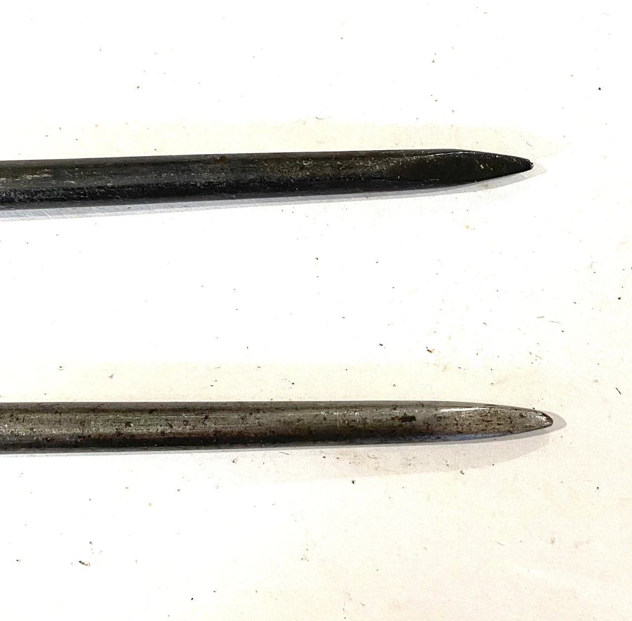 Lot: 2x No4 Mk2 Bayonet - Long Branch (LG-FAIR)