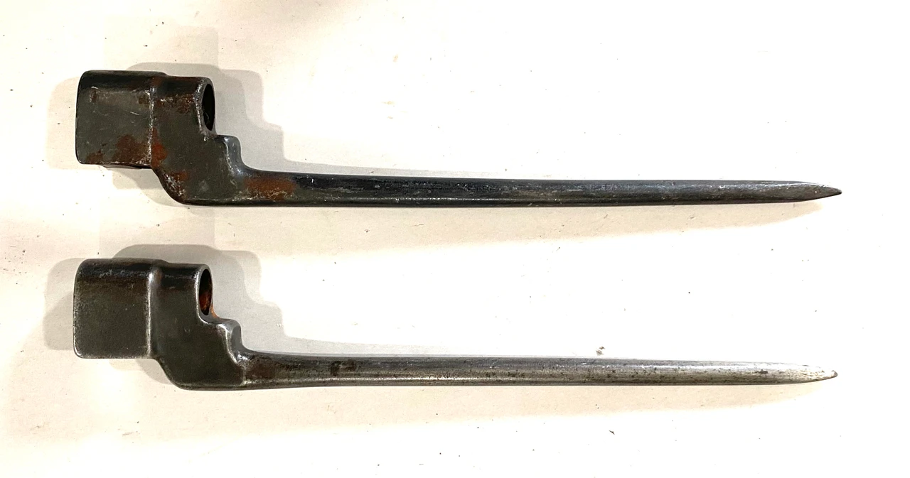 Lot: 2x No4 Mk2 Bayonet - Long Branch (LG-FAIR)
