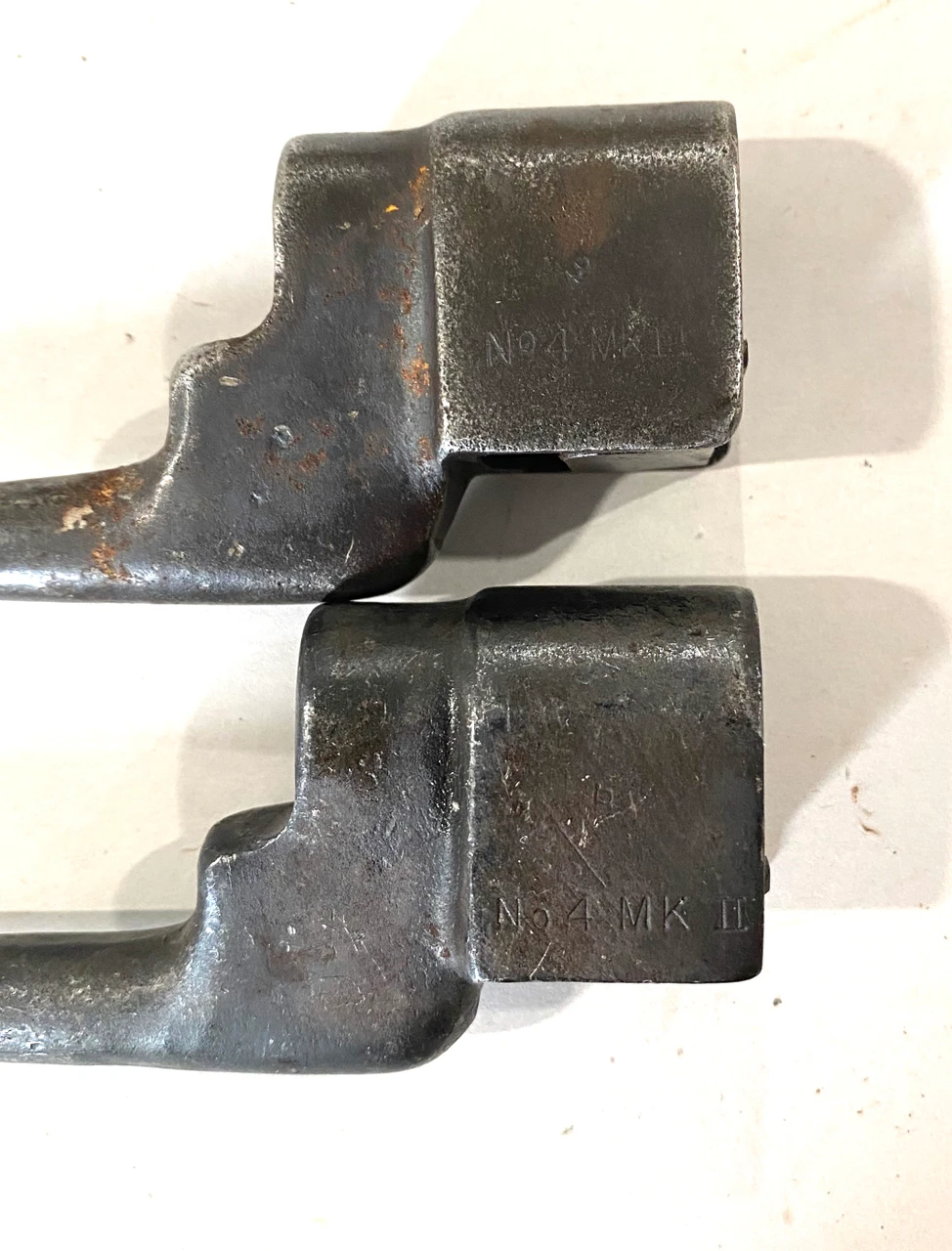 Lot: 2x No4 Mk2 Bayonet - Long Branch (LG-FAIR)