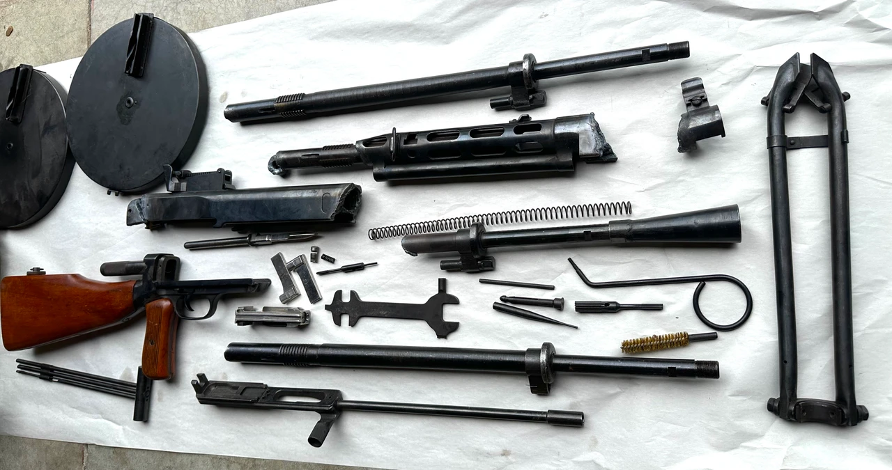 Lot 260508-09: DP28-M Parts kit with 2 Good Barrels and 2 Drums
