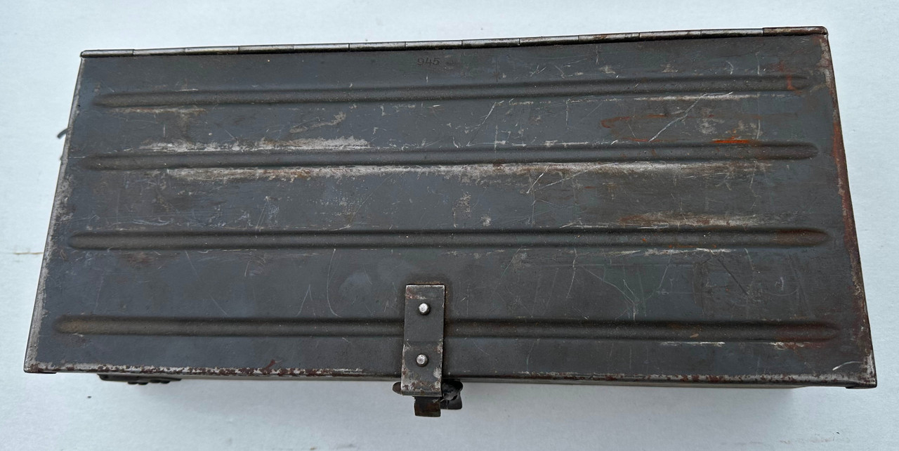 Lot: 260512-06: Lot of 13 x ZB26 Magazines with Original Box WaA markings