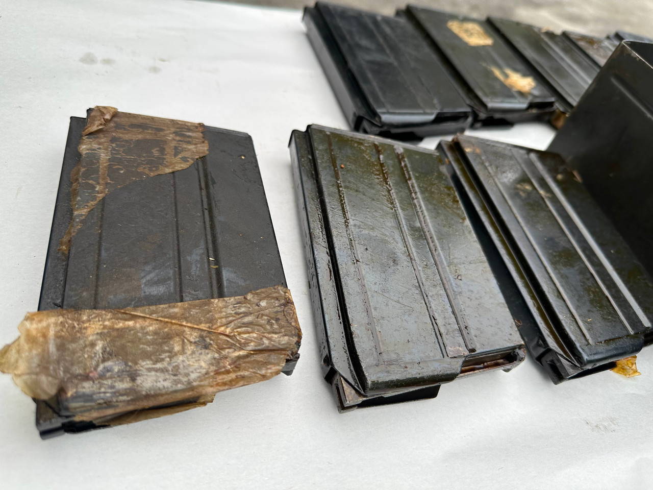 Lot: 260512-06: Lot of 13 x ZB26 Magazines with Original Box WaA markings