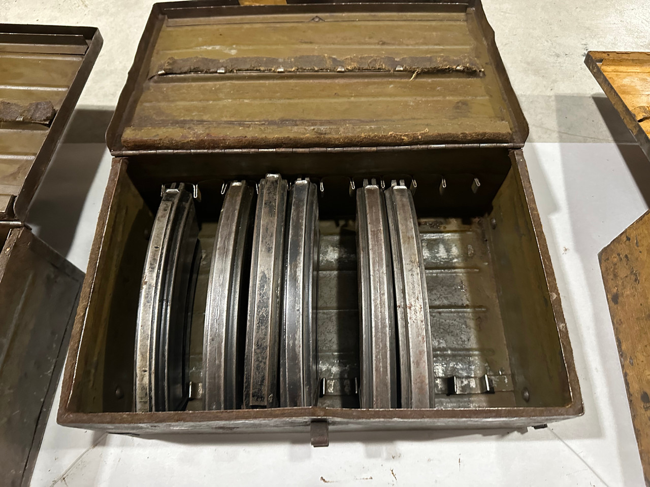 Lot 260514-02: 4 x Bren Magazine Boxes with 6 x mags