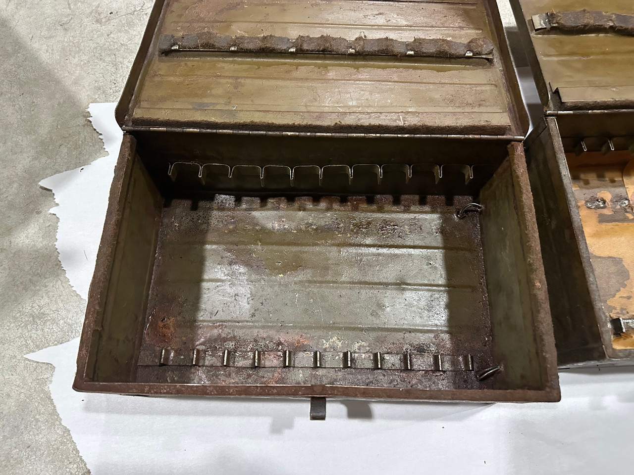 Lot 260514-02: 4 x Bren Magazine Boxes with 6 x mags
