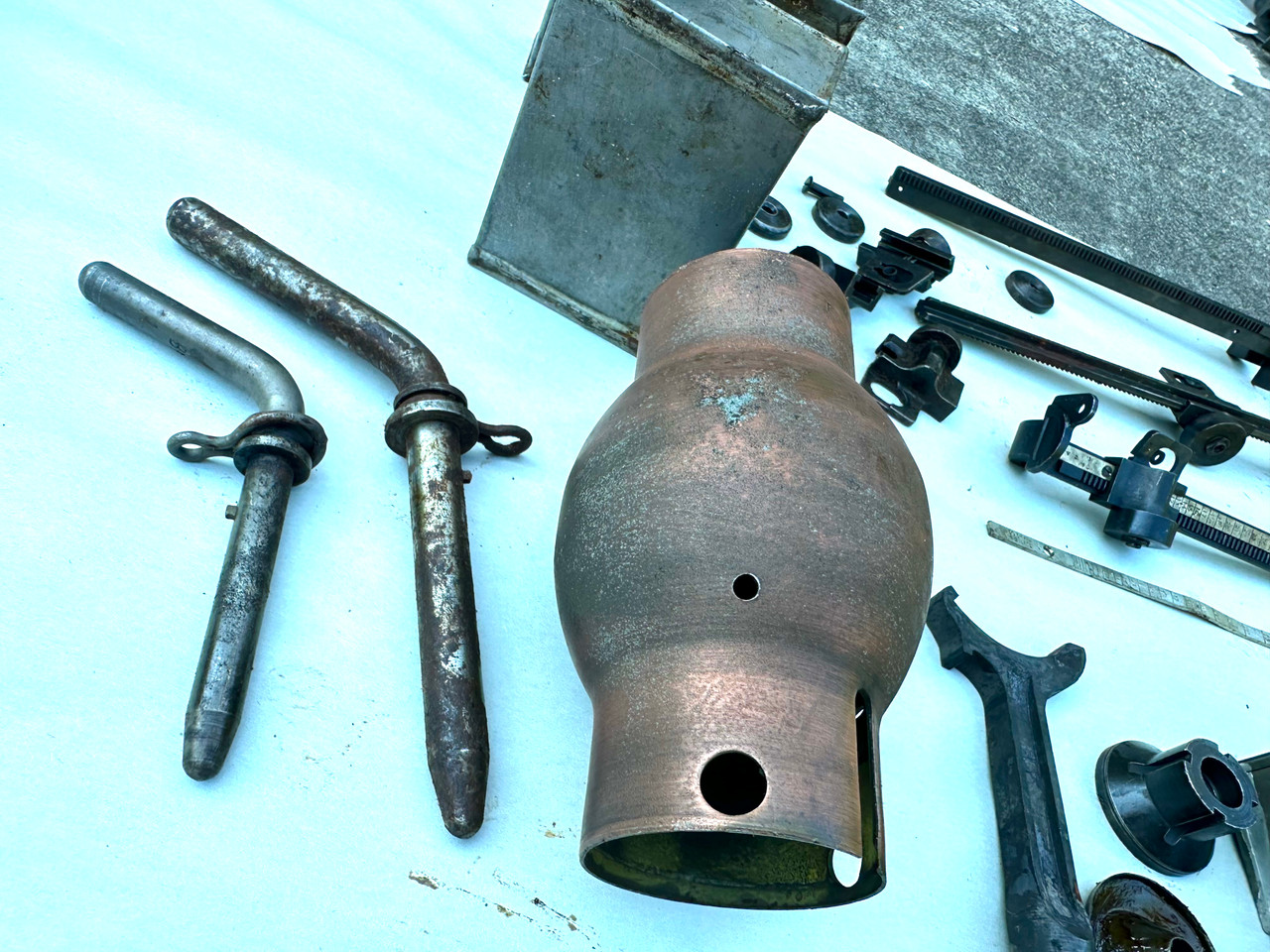 Lot 260716-06: Vickers Parts