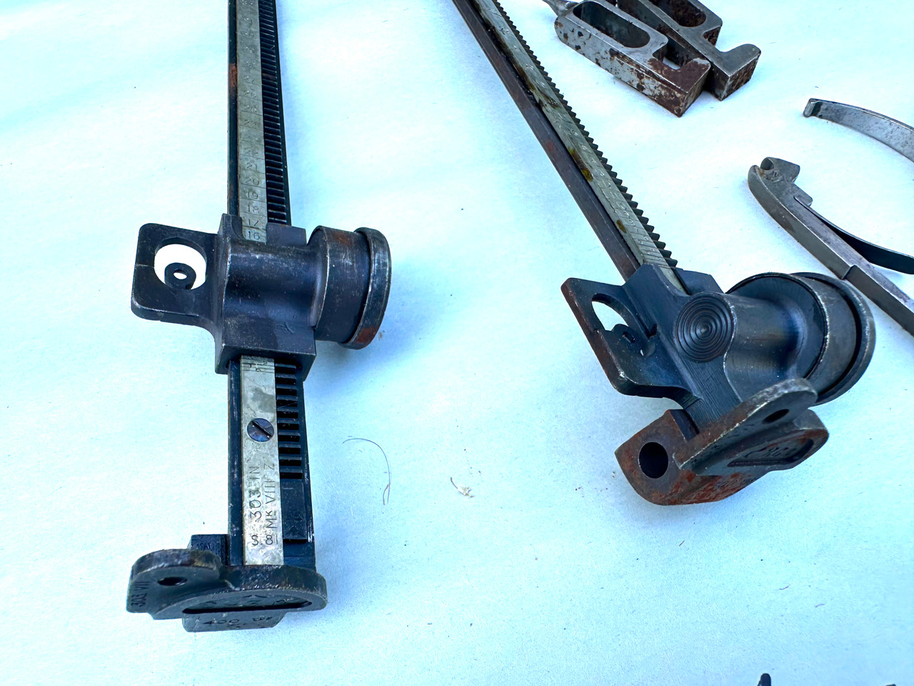 Lot V-260716-L1: Vickers Parts Lot