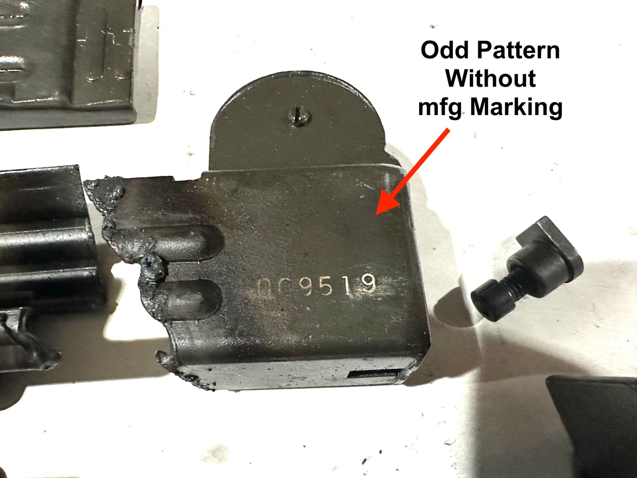 Lot 260821-04: Uzi Kit - no mfg marking - broken plastic grip  - Hebrew Markings