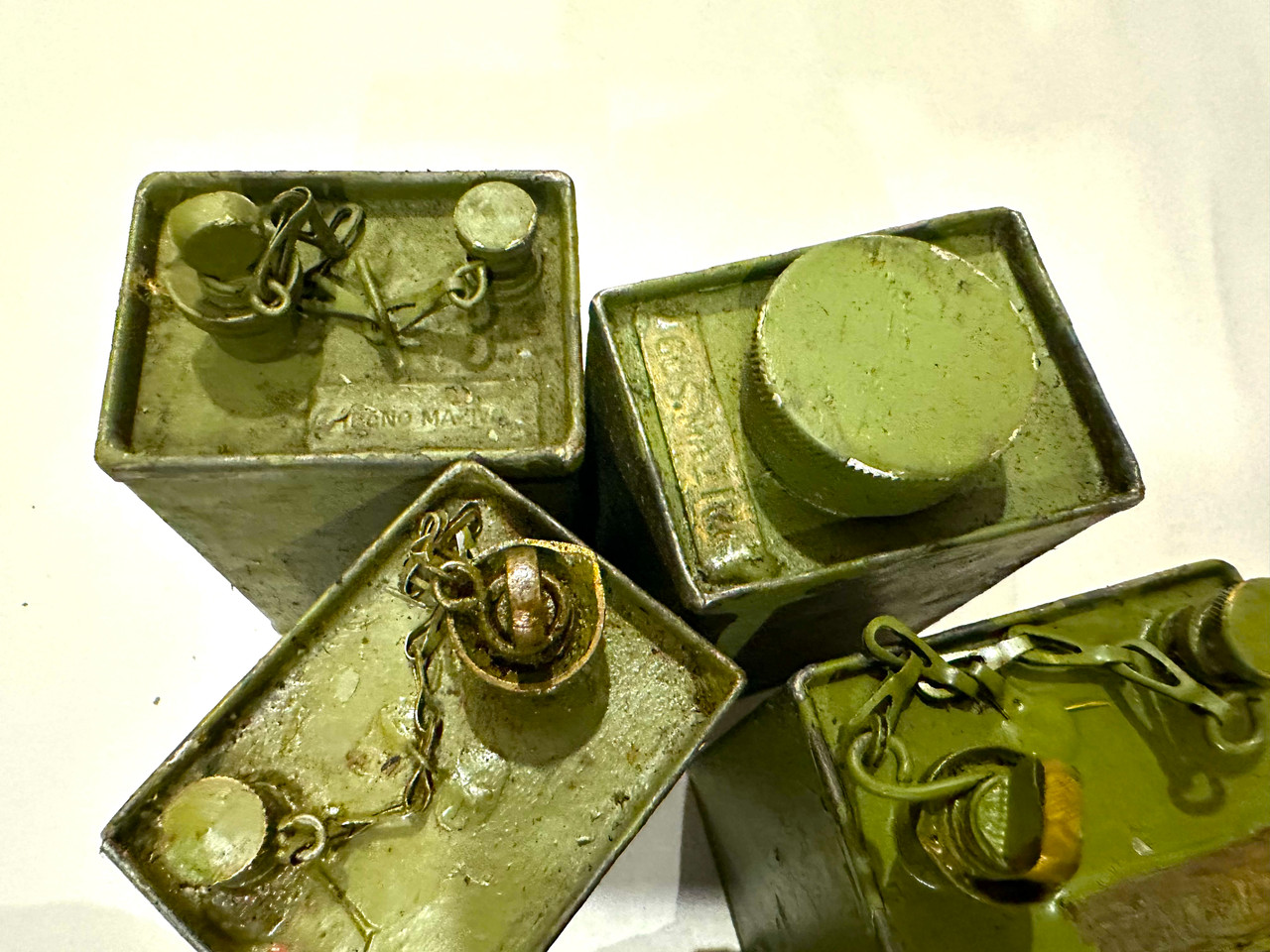 Lot: 4 x Maxim Pattern Oil Cans