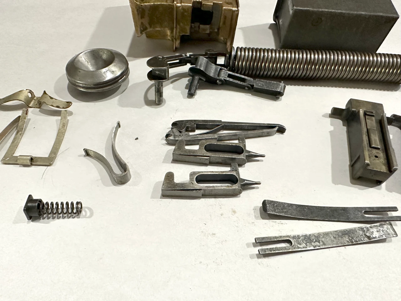 Lot 261030-01: Vickers Parts Lot (Ships Fee)