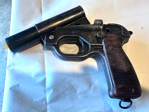 Lot: "euh" LP42 Signal Pistol