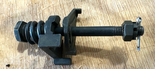 9-14: 1919 Top Cover Catch Group Assembly
