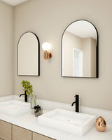 Lisa Arched Metal Mirror | Black