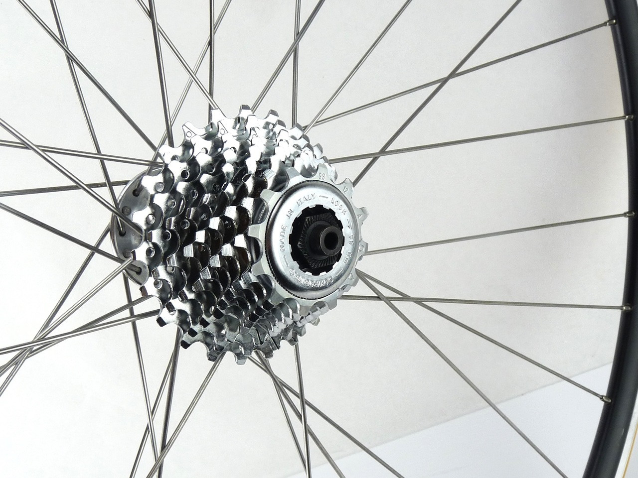 Campagnolo Veloce 9 speed clincher wheel 700c w Cassette NOS 