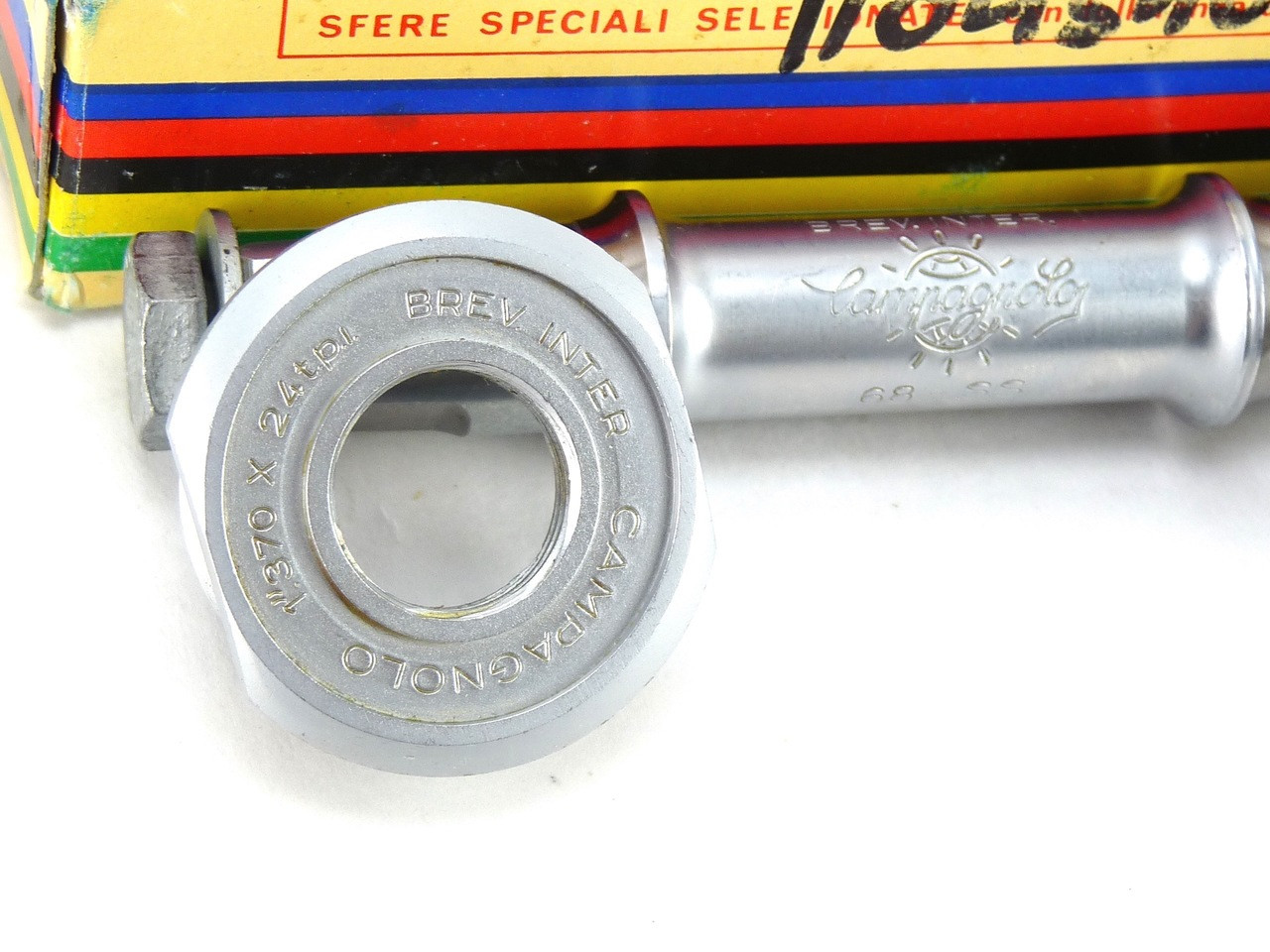 Campagnolo Nuovo Record Bottom Bracket 68-SS English NIB NOS