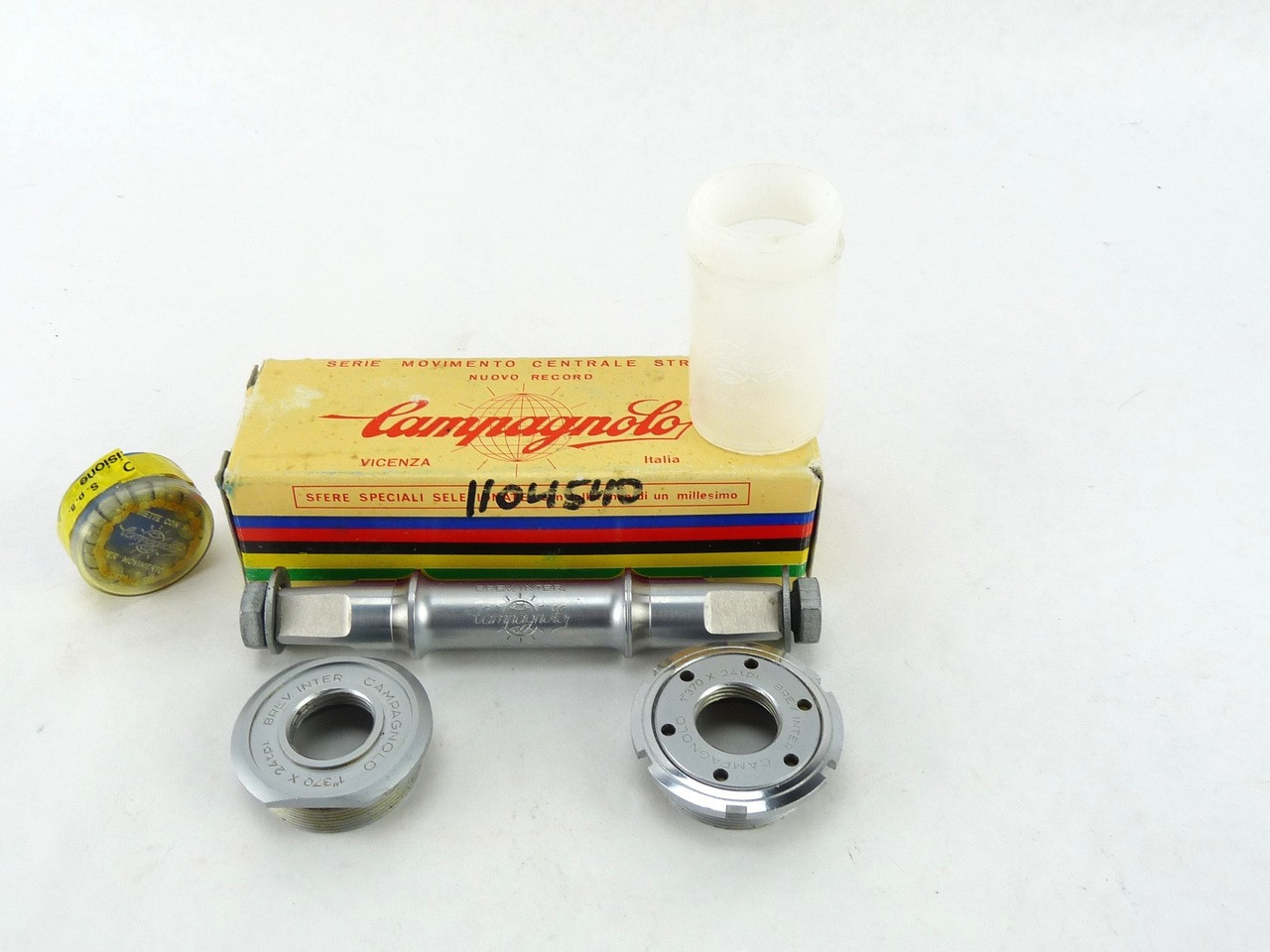 Campagnolo Nuovo Record Bottom Bracket 68-SS English NIB NOS