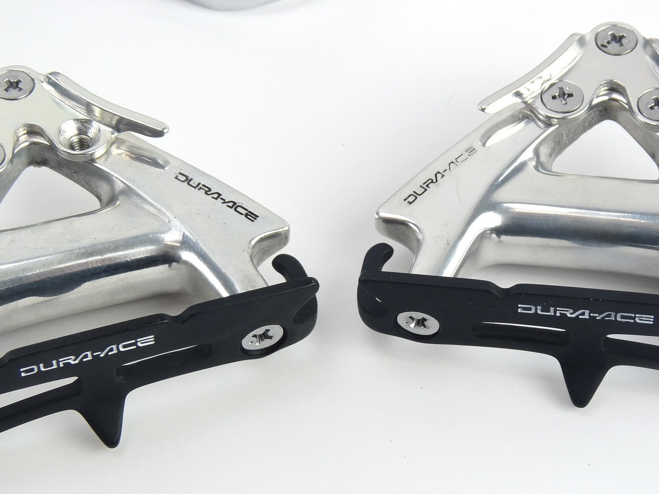 Dura Ace pedal set 7400 Aerodynamic w LARGE toe clips NOS