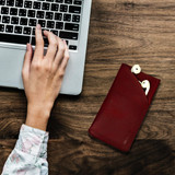 iPhone SE 5G (2022), SE (2020) / 8 / 7 / 6s / 6 Reddish Brown Genuine Leather Pouch | iCoverLover