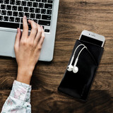 iPhone SE 5G (2022), SE (2020) / 8 / 7 / 6s / 6 Black Top-grain Genuine Leather Pouch | iCoverLover