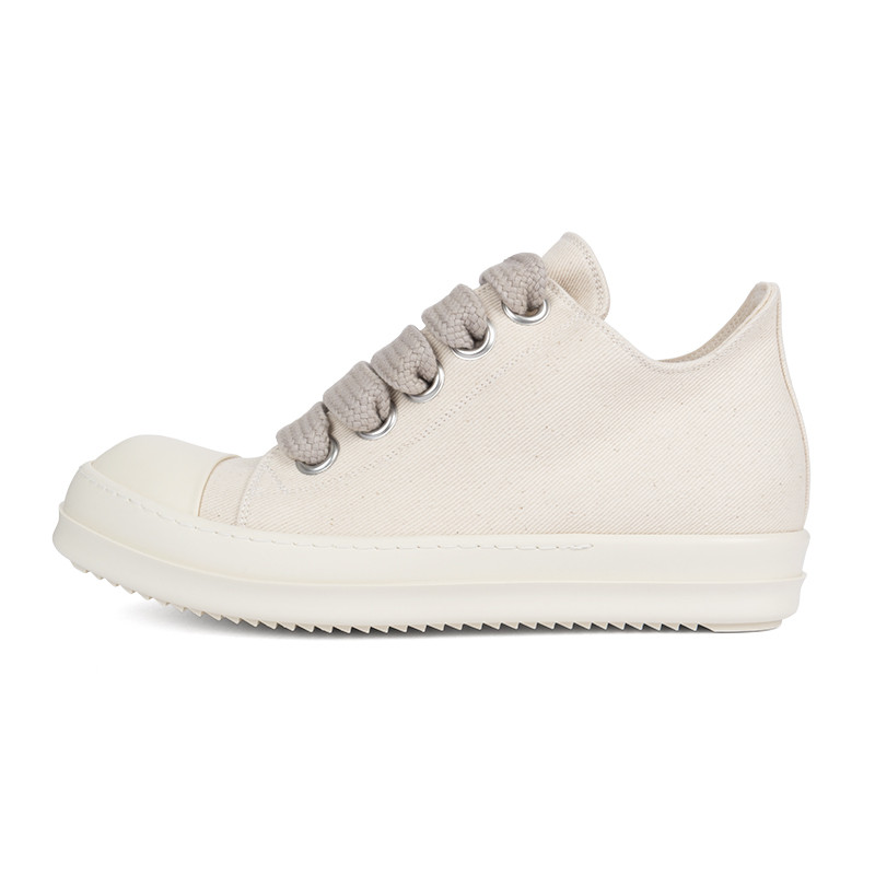 Jumbo Lace Low Top Sneaker