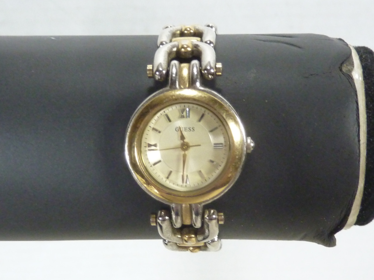Guess Ladies 2 Tone Dress Watch Polished Stainless Steel Case New Battery