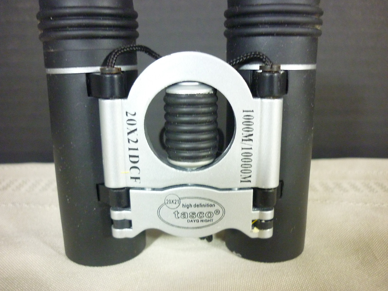 Tasco Binoculars 20 x 21 DCF High Def Pocket Size New