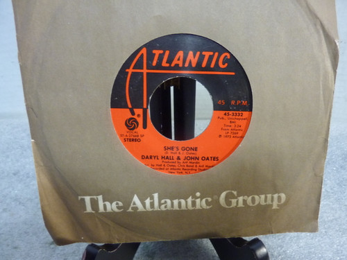 Daryl Hall & John Oats " She's Gone " Single 45 RPM Record