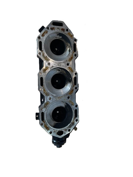 USED 5006194 Evinrude Johnson Cylinder Head Port Side