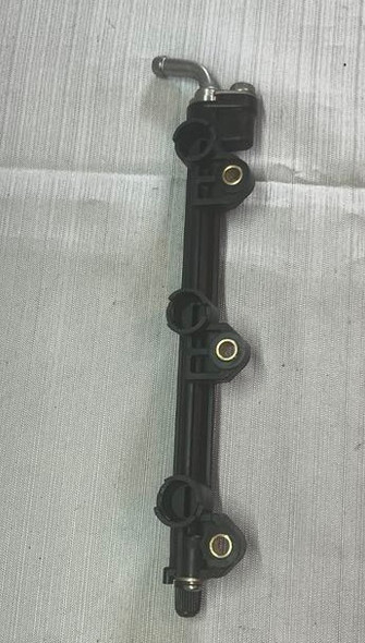 USED 898101T75 Mercury Fuel Cooler Rail Injectors 25-30hp EFI