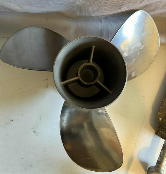 48-823665 & 48-823666 Mercury Bravo 3 III Dual Marine Propellers 48-823665 & 48-823666 Mercury Bravo 3 III Dual Marine Propellers