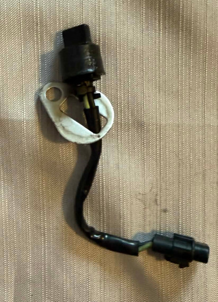 USED 5033507 Johnson Cylinder Temp Sensor Assembly 70hp